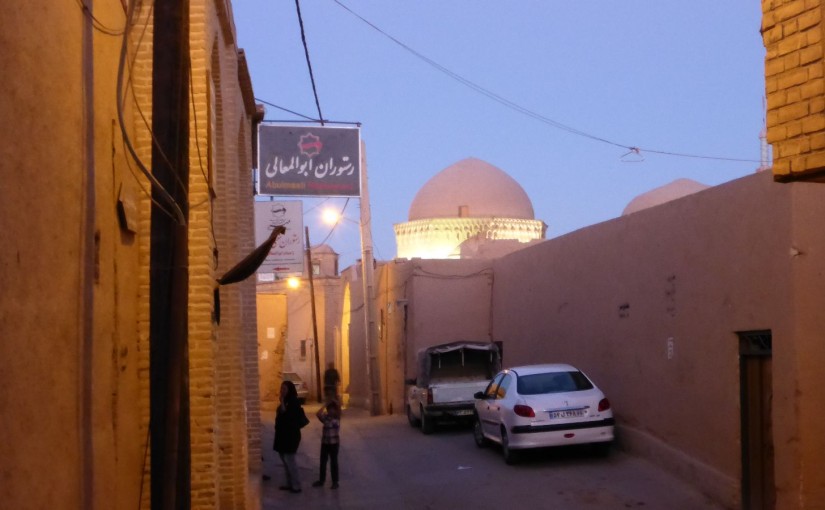 Yazd – Altstadt aus Lehm und ein Polterabend